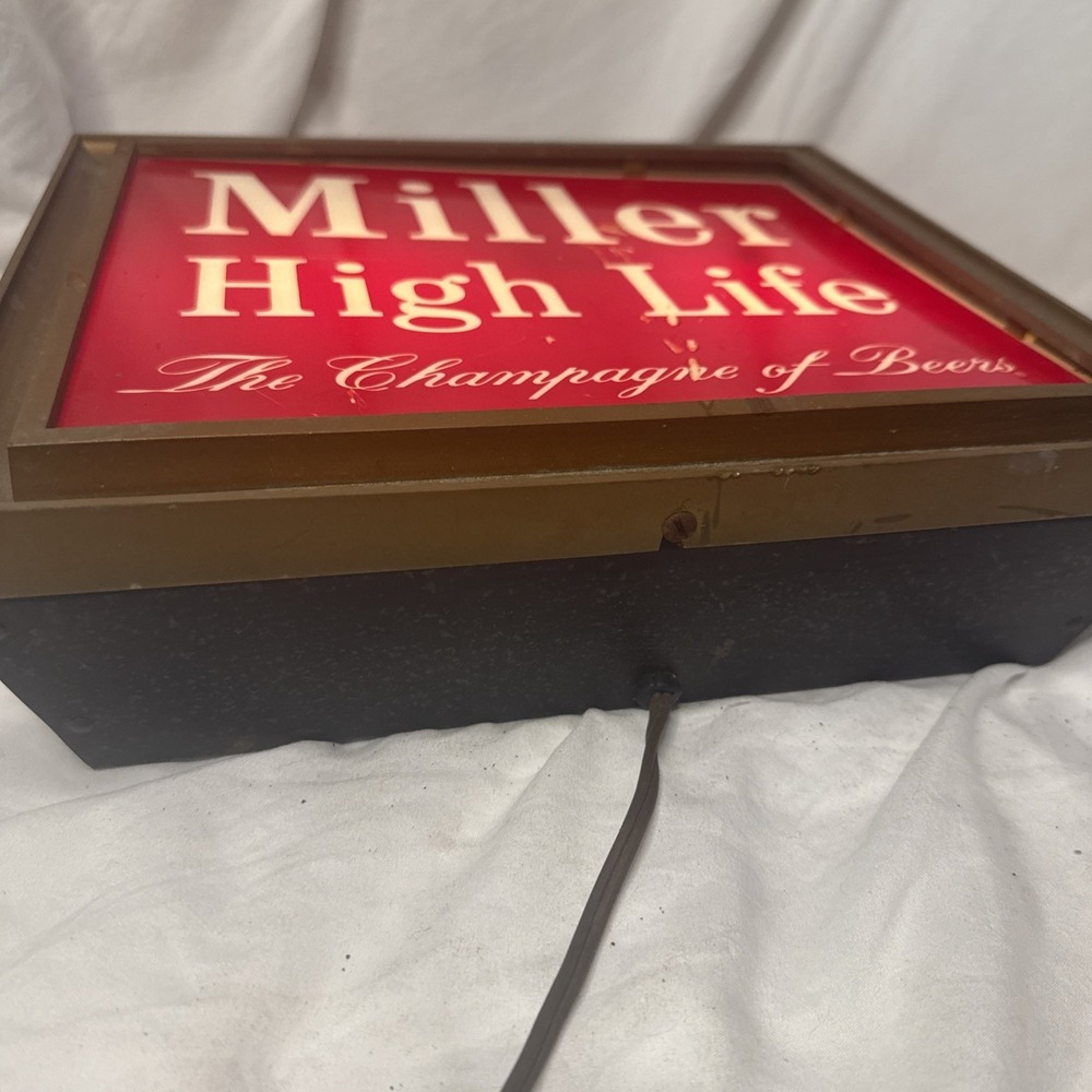 Vintage Miller High Life Light Up Red Sign The Champagne Of Beers Milwaukee WI - Picture 5 of 9